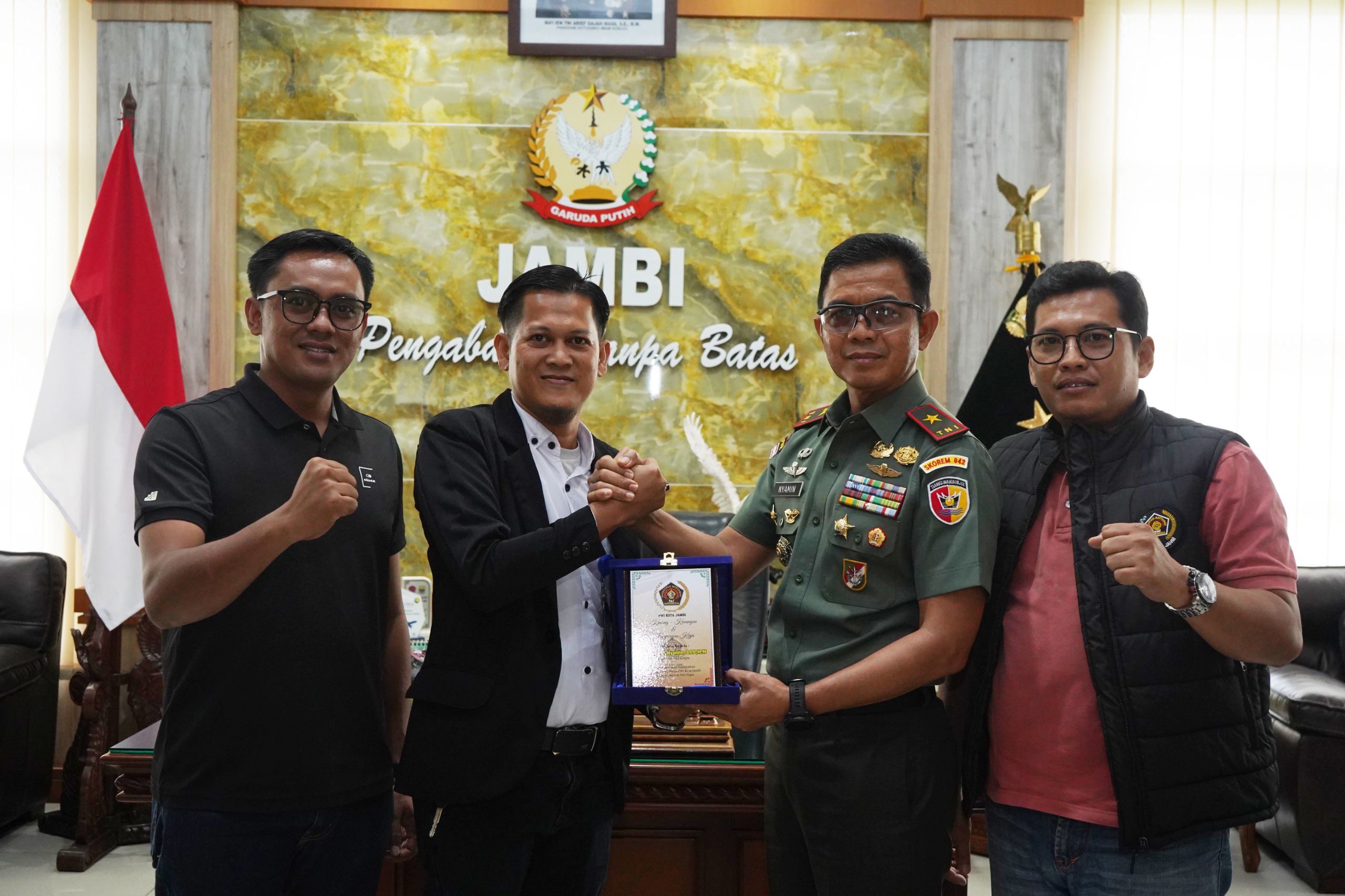 Danrem 042/Gapu Terima Audiensi Ketua PWI Kota Jambi, Perkuat Sinergi Informasi Publik