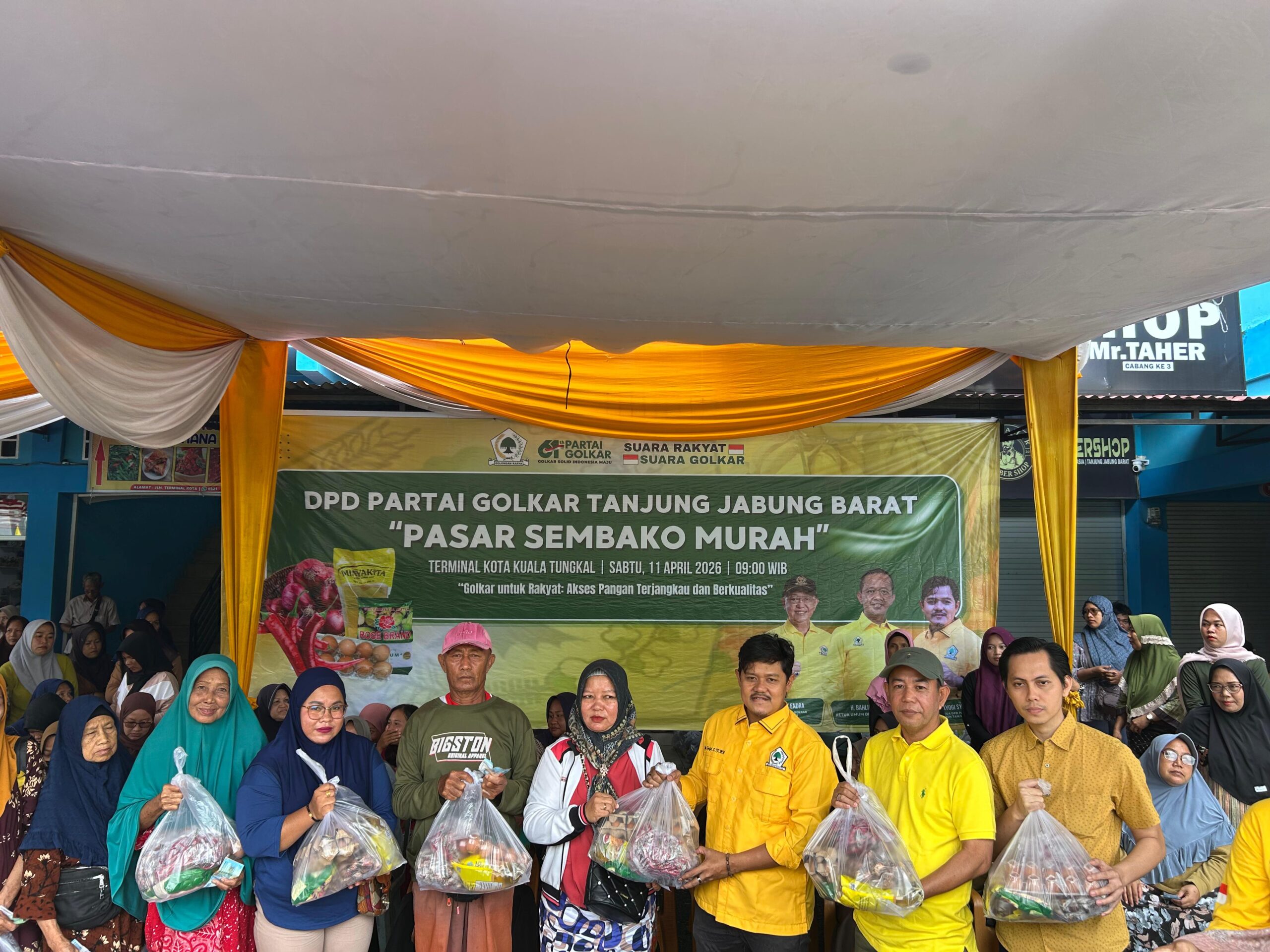 Peduli Rakyat, Golkar Tanjab Barat Hadirkan Pasar Murah di Kuala Tungkal